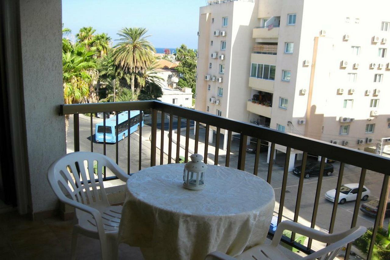 Staycentral Larnaca Buitenkant foto