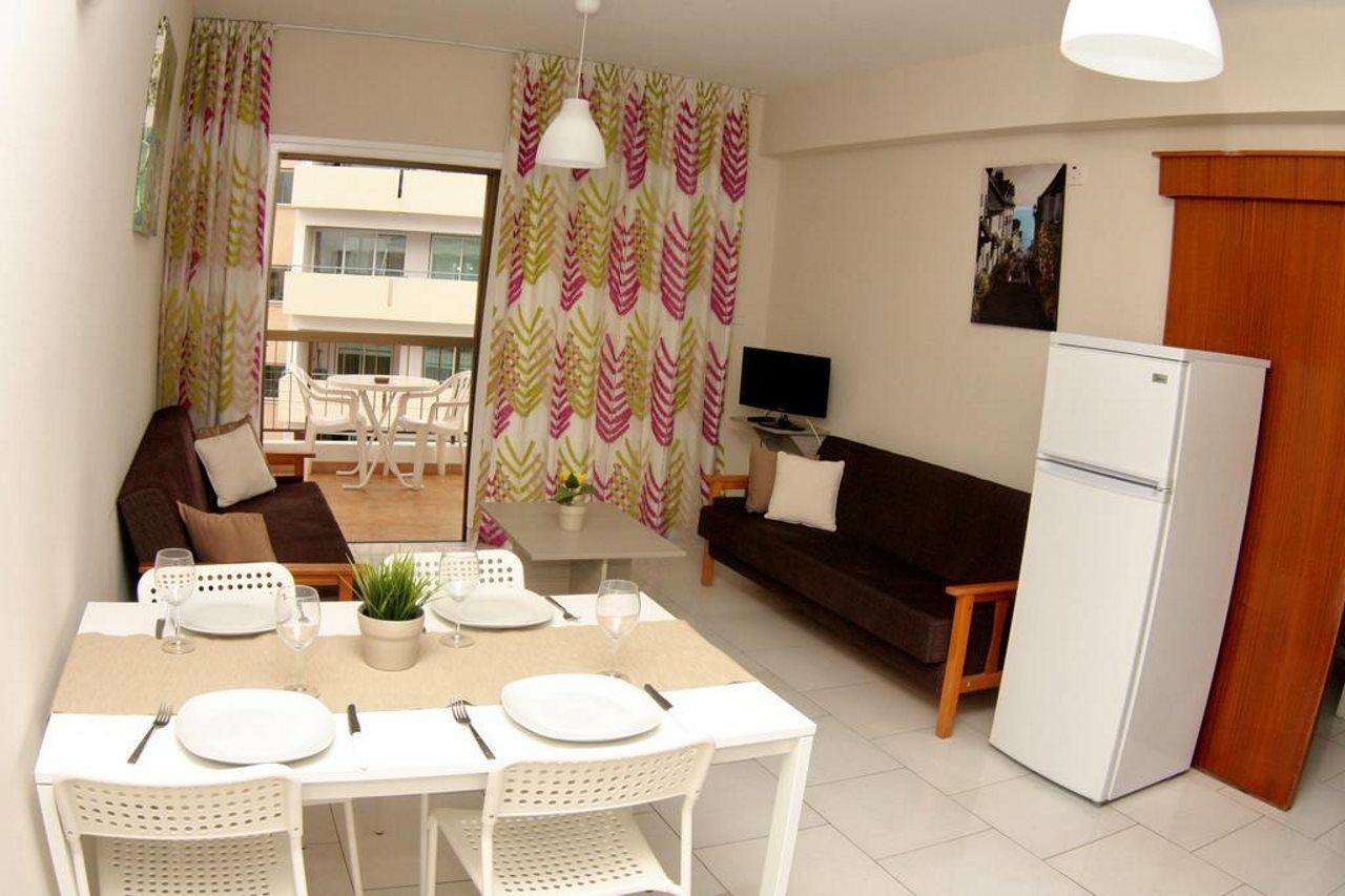 Staycentral Larnaca Buitenkant foto