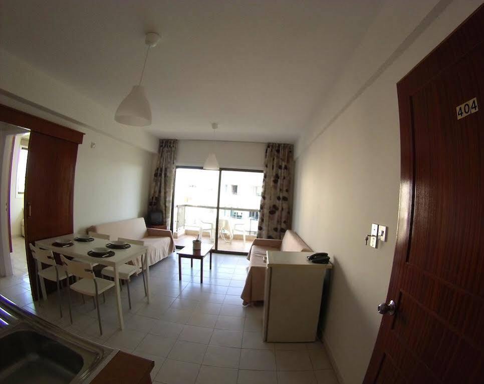 Staycentral Larnaca Buitenkant foto